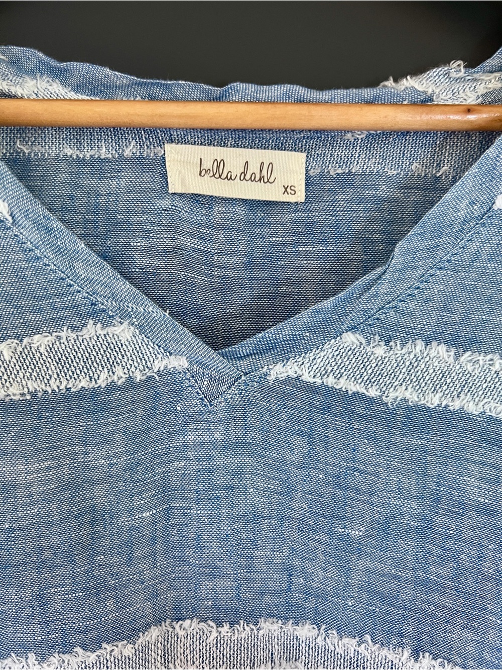 Bella Dahl Beachy Light Blue & White Striped V-Neck Short Sleeve Blouse Size XS - Picture 4 of 11